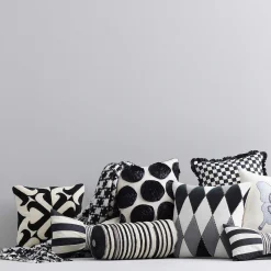 Houndstooth Throw - Black & Ivory|MacKenzie-Childs Hot