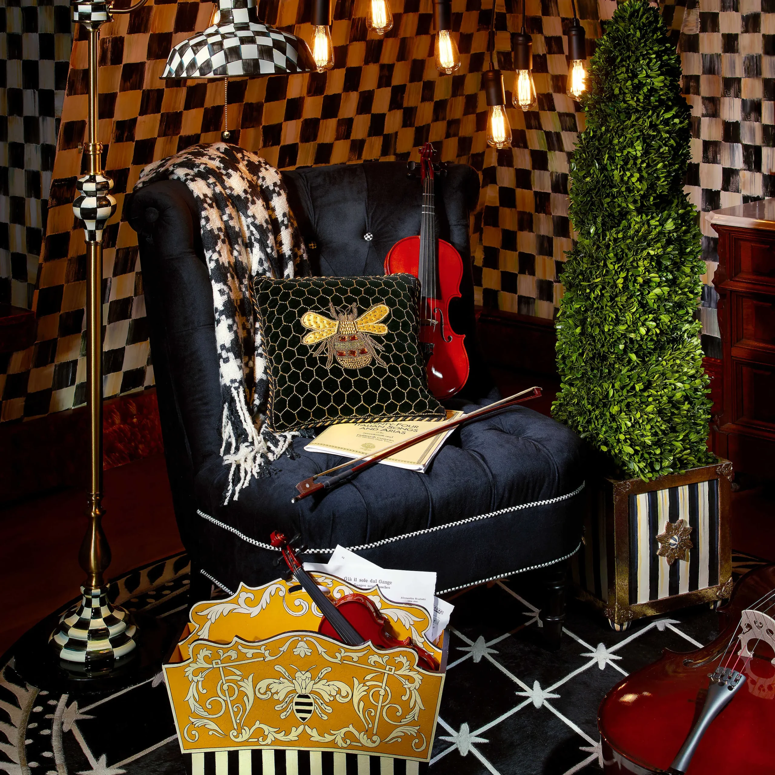 Houndstooth Throw - Black & Ivory|MacKenzie-Childs Hot